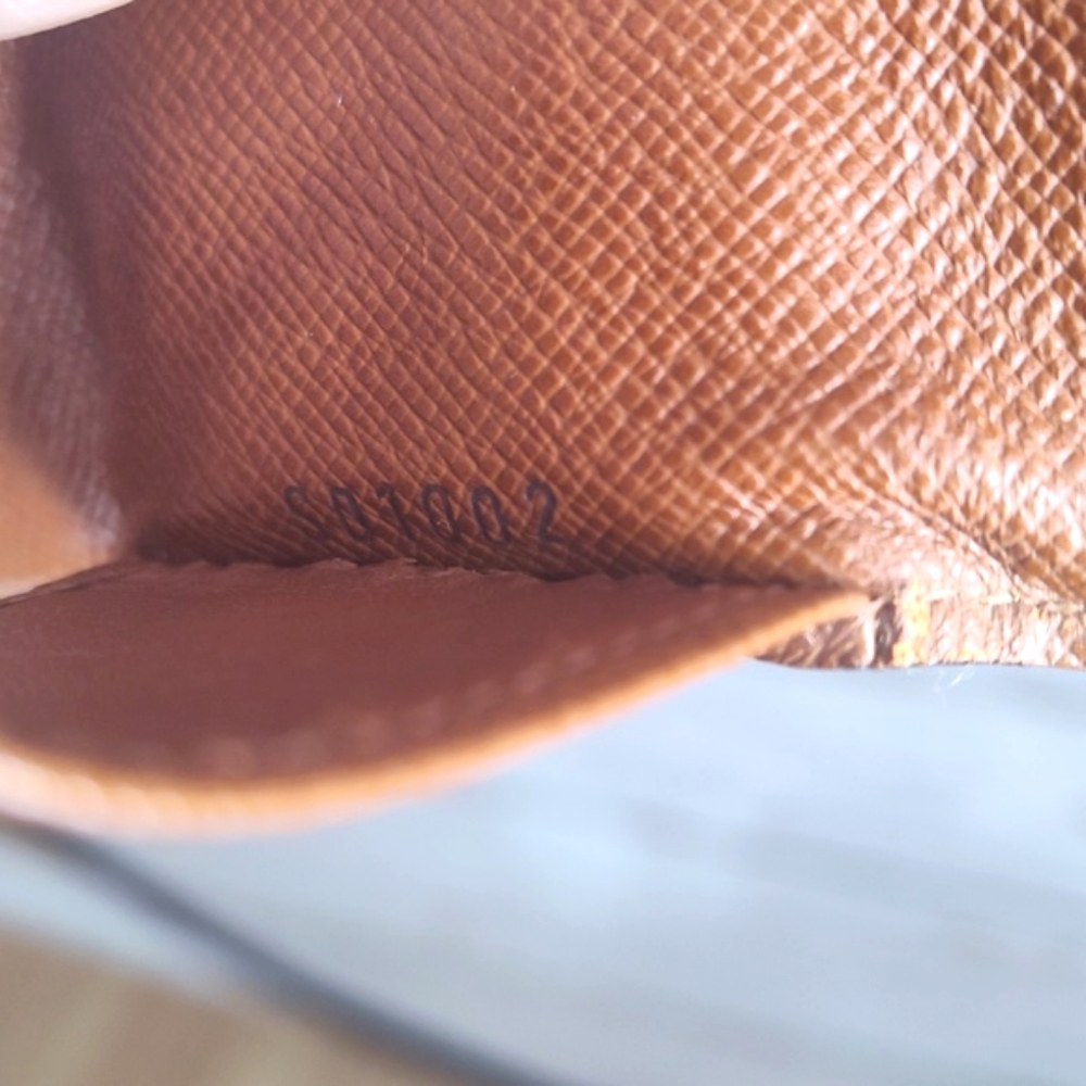 Louis Vuitton Key Wallet - Picture 13 of 14